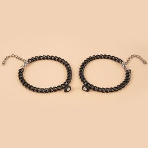 ของขวัญวันวาเลนไทน์ เครื่องประดับ สร้อยข้อมือคู่รักรูปหัวใจสีดำแม่เหล็ก สร้อยข้อมือสแตนเลสแบบ Cuban Chain สำหรับคนรัก - Product Image 4