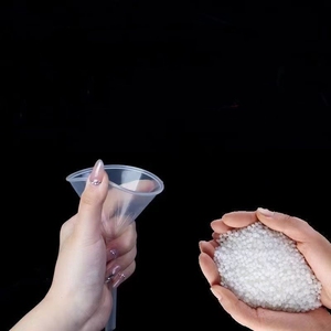 Venda quente Laboratório Funil PP Plástico Mini Perfume Transparente Dispensação Triângulo Cone Funil - Product Image 4