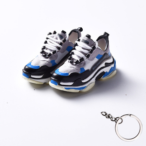 <span class=keywords><strong>Porte</strong></span>-clés modèle de chaussure de <span class=keywords><strong>basket</strong></span> 3D mini en caoutchouc PVC, design le plus récent, prix d'usine en gros - Product Image 6