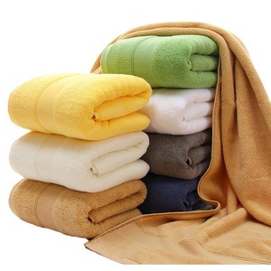 Serviette de bain en coton peigné 70x140 cm, épaisse, absorbante, usage hôtelier, couleur unie, antimicrobienne - Product Image 2