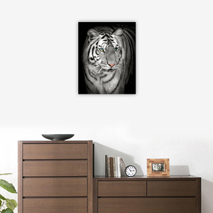 Impresionante <span class=keywords><strong>tigre</strong></span> <span class=keywords><strong>blanco</strong></span> original con cautivadores ojos azules, impresión digital al óleo sobre lienzo, arte <span class=keywords><strong>de</strong></span> pared moderno <span class=keywords><strong>de</strong></span> 40x50cm - Product Image 4