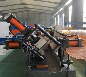 เครื่องขึ้นรูปเหล็กแอลอัตโนมัติสำหรับโครงสร้างเหล็กเบา พร้อมมอเตอร์ PLC แกนกลางแบบลูกปืน ความเร็ว 8-25 เมตร/นาที 380 โวลต์ - Product Image 6