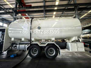 รถบรรทุกถังจ่ายเชื้อเพลิง Clw HOWO 30000ลิตร8*4เครื่องบินเจ็ทเติมน้ำมันเชื้อเพลิง<span class=keywords><strong>ก</strong></span>ารบิน - Product Image 4