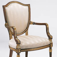 Fauteuil rembourré de style antique français, élégant pour salle à manger