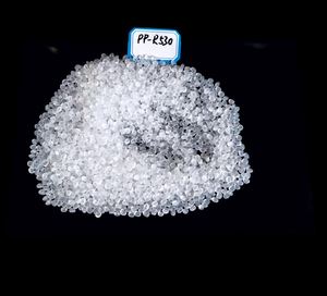 Granulés de PP résistant aux hautes températures, Corée Hyosung R530, transparent, qualité alimentaire, moulage par injection, 7g/10min MFR, brut - Product Image 3