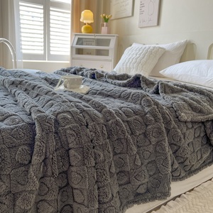 Biểu Tượng Tùy Chỉnh Thêu 3D Tình Yêu Hình Dạng 3D Emboss Mềm Ấm Dệt Kim Ném Chăn Dày Mùa Đông Giường Sofa Trang Trí Nội Thất Đồng Bằng Món Quà Sinh Nhật - Product Image 1