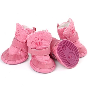Chaussettes <span class=keywords><strong>pour</strong></span> animaux de compagnie en velours d'agneau chaud d'hiver classique Bottes de <span class=keywords><strong>chien</strong></span> antidérapantes avec caoutchouc en cuir respirant imperméable fabriqué dans un style occidental - Product Image 3