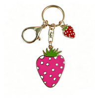 Op maat gemaakte vintage aardbei kers watermeloen ananas zinklegering metalen sleutelhangers cartoon schattige fruit sleutelhangers karabijnhaak