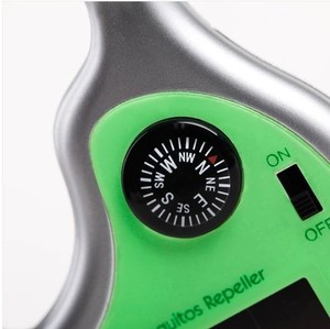 Répulsif solaire à ultrasons contre les moustiques, dernière technologie à ondes sonores, équipé d'un crochet de fixation. - Product Image 3