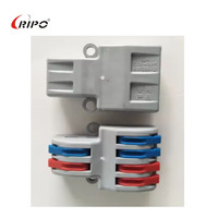 Connecteur de bornier de construction en cuivre et plastique de type T Ripo T-204, configuration 2 entrées 4 sorties, fils de phase multicolores