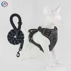 OKKPETSカスタマイズホットセールフットボールテクスチャドッグハーネスリーシュセットドッグハーネスベストセットカスタムペットハーネスロープリーシュ - Product Image 3