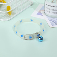 Collier Lumineux en Silicone pour Chien et Chat, Motif Patte, Fluorescent, Boucle Réglable, Clochette, Sécurité Nocturne, Étanche, Anti-Perte, Doux et Adorable pour Petits Animaux