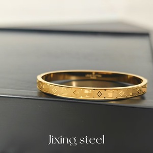 Bracciale di Lusso Transfrontaliero Stile Europeo-Americano con Lettera L in Oro Sabbia Opaco da 6mm; Bracciale Rigido in Oro Genuino dal Design Vintage - Product Image 4