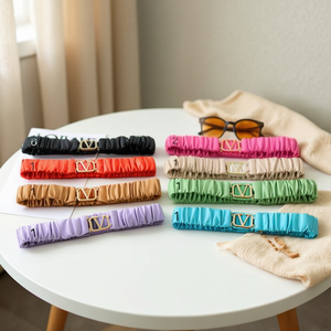 Cintura elastica in PU con logo a lettera V, cintura da donna alla moda, cintura elastica multicolore per abbigliamento casual - Product Image 3