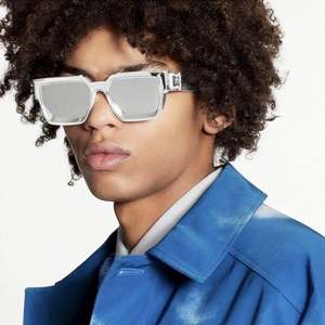 Lunettes de soleil surdimensionnées carrées rétro tendance avec logo personnalisé, couleurs bonbon, protection UV400 pour hommes et femmes - Product Image 1