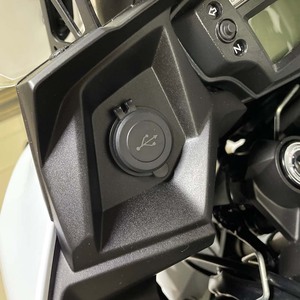 Station de charge USB pour <span class=keywords><strong>Kawasaki</strong></span> Ninja 400/650 et Versys 300, <span class=keywords><strong>chargeur</strong></span> de téléphone et interface de navigation, fabriqué en Chine - Product Image 3