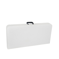 Table pliante en plastique légère de 6 pieds pour événements et fêtes, idéale pour les pique-niques en extérieur, facile à transporter, vente en gros sur mesure