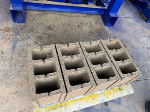Macchina per Blocchi di Cemento QT4-35, Economica Macchina Semiautomatica per la Produzione di Mattoni per Piccole Imprese, Produzione di Blocchi Forati - Product Image 5