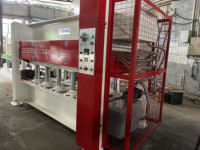 Machine de laminage à chaud hydraulique pour le travail du bois de 120 tonnes pour portes en bois contreplaqué HPL MDF