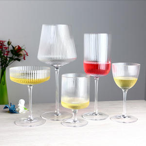 Vente en gros de gobelet en verre à <span class=keywords><strong>vin</strong></span> rouge en cristal de conception moderne boîte bicolore de luxe logo personnalisable pour les cadeaux des marchands de <span class=keywords><strong>vin</strong></span> de luxe - Product Image 1