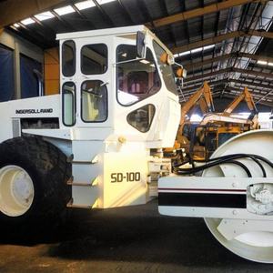 Rodillo Vibratorio Usado Ingersoll Rand SD100 con Motor Eléctrico de 44.7KW, Pocas Horas de Uso, 10.8 Toneladas de Peso Operativo, Fuerza Centrífuga de 222kN - Product Image 2