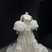 Robe de mariée sirène de luxe en satin Nt116 avec manches florales 3D surdimensionnées, élégante traîne de cour, prêt-à-porter Jancember