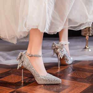 Zapatos de Novia con Tacón de Aguja, Punta en Pico, Brillantes, con Correa en el Tobillo y Lazo, Super Altos, 8 cm o Más - Product Image 1