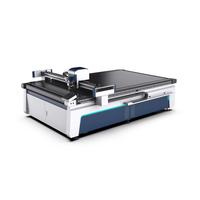 Machine de découpe automatique de tissu CNC motorisée avec couteau oscillant pour la découpe de PVC, de mousse et de cuir YINENG TECH 220V/380V