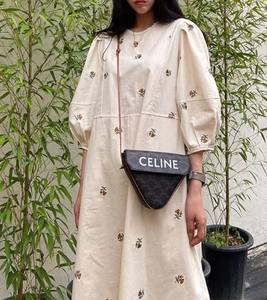 Elegante Dubai Lady Abaya Robes Vestido bordado de estilo coreano suave para <span class=keywords><strong>mujer</strong></span> Talla única para la mayoría para fiesta Primavera Verano Otoño - Product Image 3