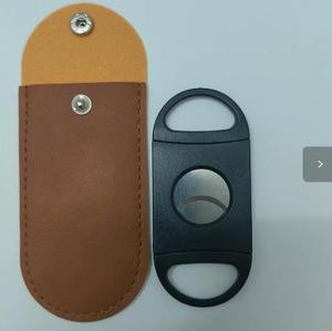 Cortador de Cigarros Metálico Personalizado con Estuche de Cuero, Estilo Clásico Portátil, Hoja de Acero Inoxidable para Cigarros - Product Image 6