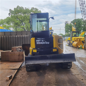 Mini-excavatrice Komatsu PC55MR d'occasion rapide et pratique sur chenilles hydrauliques de 3 tonnes composant de moteur à noyau d'occasion inclus - Product Image 3