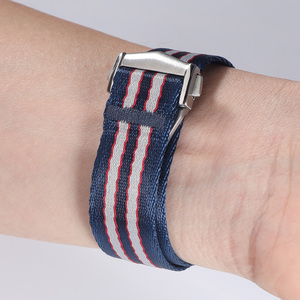 Correa de reloj de nailon personalizada de una pieza con hebilla desplegable, estilo cinturón de seguridad, negra, de 22mm y 20mm - Product Image 3