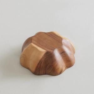 Tazón de Madera Hecho a Mano de Alta Demanda para Servir Frutas, Ensaladas, Arroz y Comida, Uso en la Cocina, Disponible a un Precio Razonable - Product Image 4
