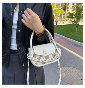 Nuevo Bolso de Hombro Horizontal de PU a Cuadros de Alta Gama para Mujer, Estilo Moderno - Product Image 2