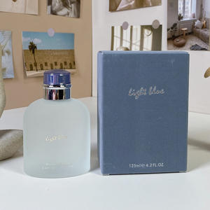 Vente en gros <span class=keywords><strong>de</strong></span> <span class=keywords><strong>parfum</strong></span> 125 ml, inspiré des créateurs originaux, pour hommes, vaporisateur, bleu clair, boisé, frais, <span class=keywords><strong>eau</strong></span> <span class=keywords><strong>de</strong></span> toilette - Product Image 1