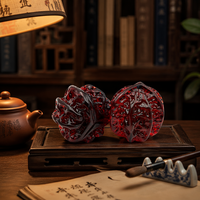 Paire de balles de Baoding en résine et noyer, faites à la main, transparentes, luminescentes, pour exercices des doigts, soulagement du stress, 4,7 cm, cadeau chinois