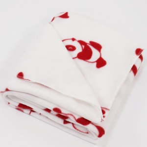 Chăn lông cừu hai mặt Gấu trúc đỏ: Mang lại nét quyến rũ vui tươi cho ngôi nhà của bạn với chăn ấm siêu mềm cho mùa đông - Product Image 2