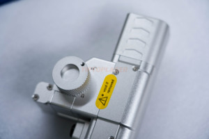 หัวเลเซอร์ไฟเบอร์850G น้ำหนักเบาเป็นพิเศษใช้ไฟได้นาน1500W/2000W ระบบระบายความร้อนด้วยน้ำอัจฉริยะสำหรับไม้ - Product Image 3