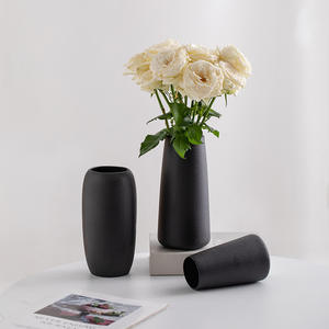 Juego de Jarrones de Cerámica Minimalistas con Acabado Negro Mate para Flores Frescas o Secas, Decoración para Sala de Estar, Idea de Regalo - Product Image 1