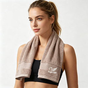 Serviette de sport en tissu éponge brodée Eagle Gift, violette, séchage rapide, rectangulaire, pour adulte - Product Image 5