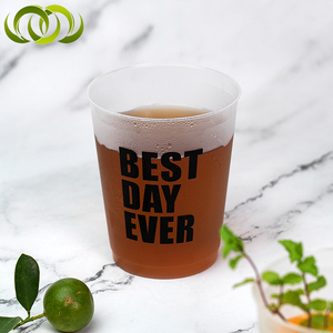 Tasses de stade en PP réutilisables et personnalisables Conception de logo moderne Événement de fête de mariage Verres bon marché Carton emballé en <span class=keywords><strong>plastique</strong></span> - Product Image 4