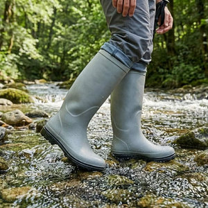 Nouvelles Bottes de Pluie Unisexe 2026 en Caoutchouc Antidérapantes, Imperméables et à Séchage Rapide, Style Solide Mi-Hautes pour Hiver et Automne - Product Image 1