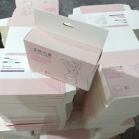 Petit emballage portable en carton recyclable rose avec impression personnalisée, pelliculage mat et gaufrage pour chaussures, chaussettes, vêtements et sous-vêtements