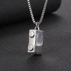 Collar de bloques de construcción de acero inoxidable 3D geométrico creativo para hombres y mujeres - Product Image 5