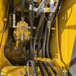 Excavadora de cadenas usada Komatsu PC120 en excelentes condiciones para un funcionamiento fluido - Product Image 4