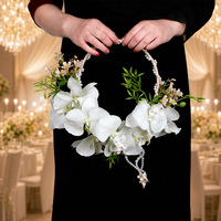 Bouquet de fleurs artificielles d'orchidées papillon blanches avec chaîne de perles, couronne à tenir à la main pour mariage, accessoires photo de mariée
