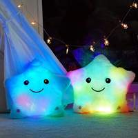 Oreiller lumineux en forme d'étoile à cinq branches, peluche lumineuse, jouet pour enfants, lumière nocturne en forme d'étoile scintillante, oreiller doux en peluche