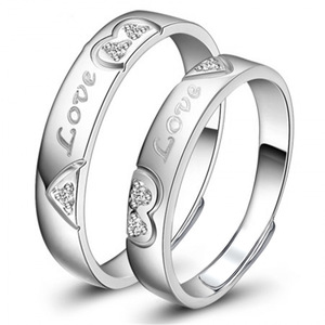 Anello Aperto Minimalista Unisex con Design a Lettera 'Love', Gioiello di Moda per Uso Quotidiano - Product Image 1
