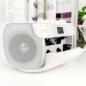 Altavoz Blanco de Alta Calidad con USB, Reproductor de MP3, Radio AM/FM, Reproductor de CD Portátil con Cassette - Product Image 2