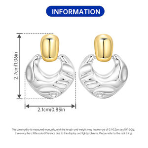 Pendientes de dos tonos hechos de latón blanco, resistentes a la decoloración, son el accesorio perfecto para damas que asisten a fiestas. - Product Image 2